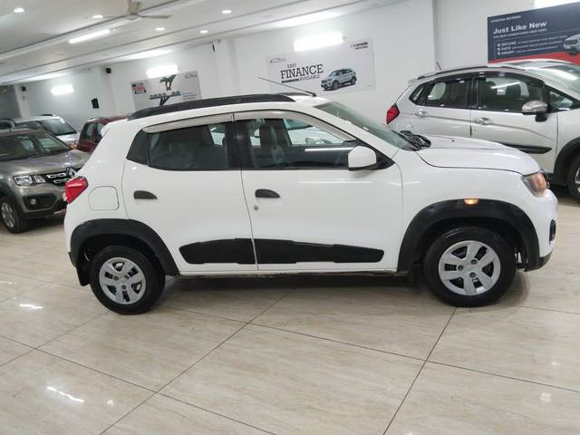 https://images10.gaadi.com/usedcar_image/3690049/original/processed_img2922749__used_car_2922749_1701005751.jpg?imwidth=6401
