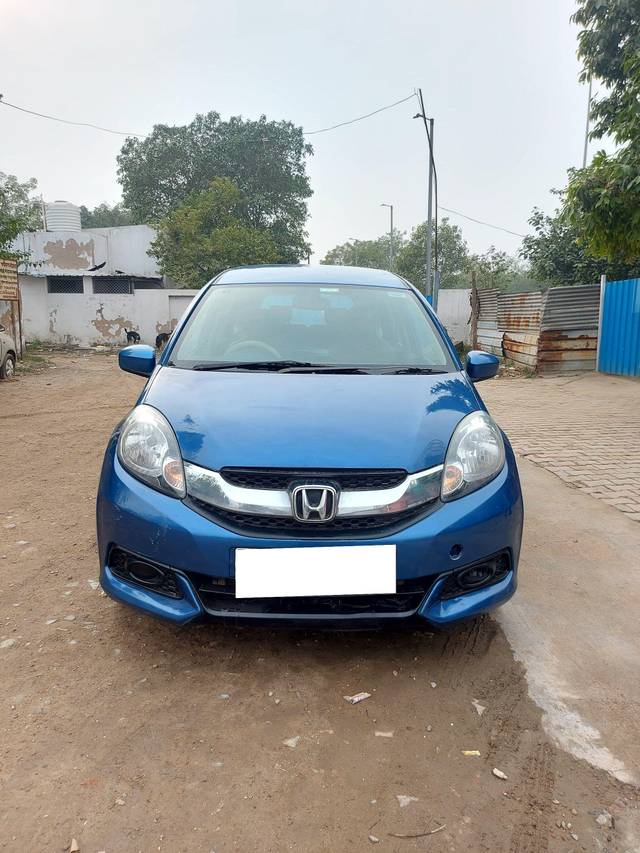 https://images10.gaadi.com/usedcar_image/3690062/original/processed_img2922755__used_car_2922755_1701007315.jpg?imwidth=6400