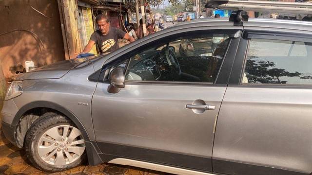 https://images10.gaadi.com/usedcar_image/3690172/original/processed_308f079b-ce96-4c1d-93c6-6c2a807ca738.jpeg?imwidth=6401