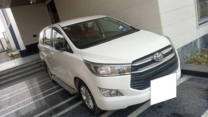 Toyota Innova Crysta 2.8 GX AT 8S BSIV Toyota Innova Crysta 2.8 GX AT 8S BSIV