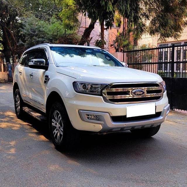 https://images10.gaadi.com/usedcar_image/3690245/original/processed_img2922773__used_car_2922773_1701018987.jpg?imwidth=6400