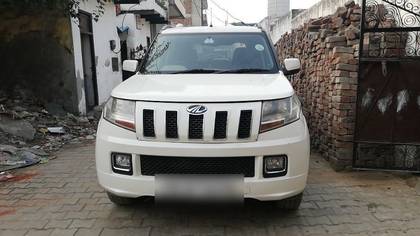 Mahindra TUV 300 T8 AMT Mahindra TUV 300 T8 AMT