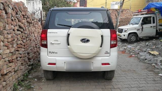 https://images10.gaadi.com/usedcar_image/3690252/original/19__VCC_1821135_96_1700392601.jpg?imwidth=6402