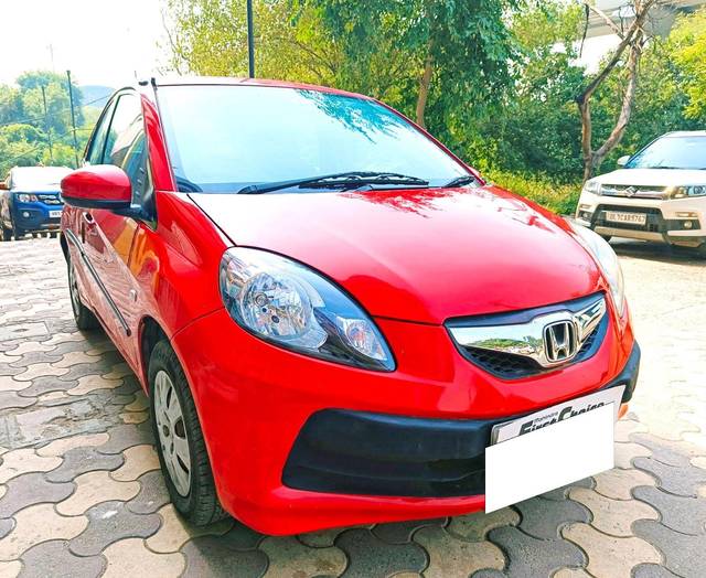https://images10.gaadi.com/usedcar_image/3690277/original/processed_img2922781__usedcar_1_22__2922781_1701022142.jpeg?imwidth=6400