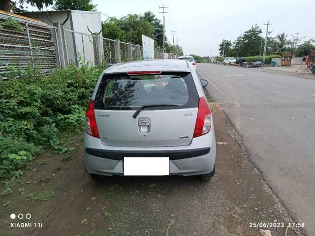 https://images10.gaadi.com/usedcar_image/3690283/original/processed_1bad97b0-7b67-4fe6-a9e7-500a9fd56a5e.jpg?imwidth=6401