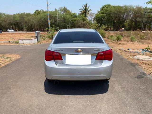 https://images10.gaadi.com/usedcar_image/3690293/original/processed_9939bf4e-a57e-4119-b8ed-2d0a7c7b28c3.jpg?imwidth=6401