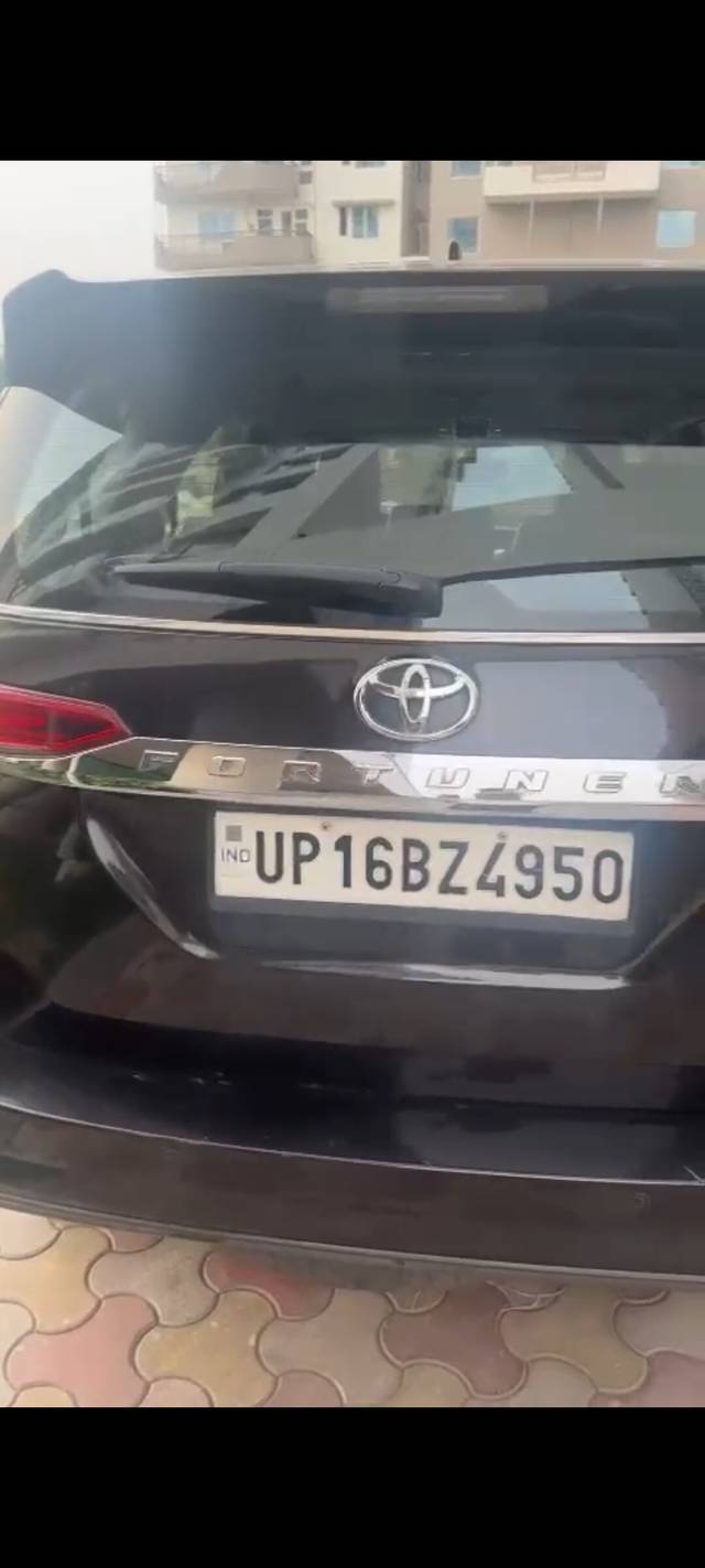 https://images10.gaadi.com/usedcar_image/3690326/original/img2922783__used_car_2922783_1701029148.jpg?imwidth=6402
