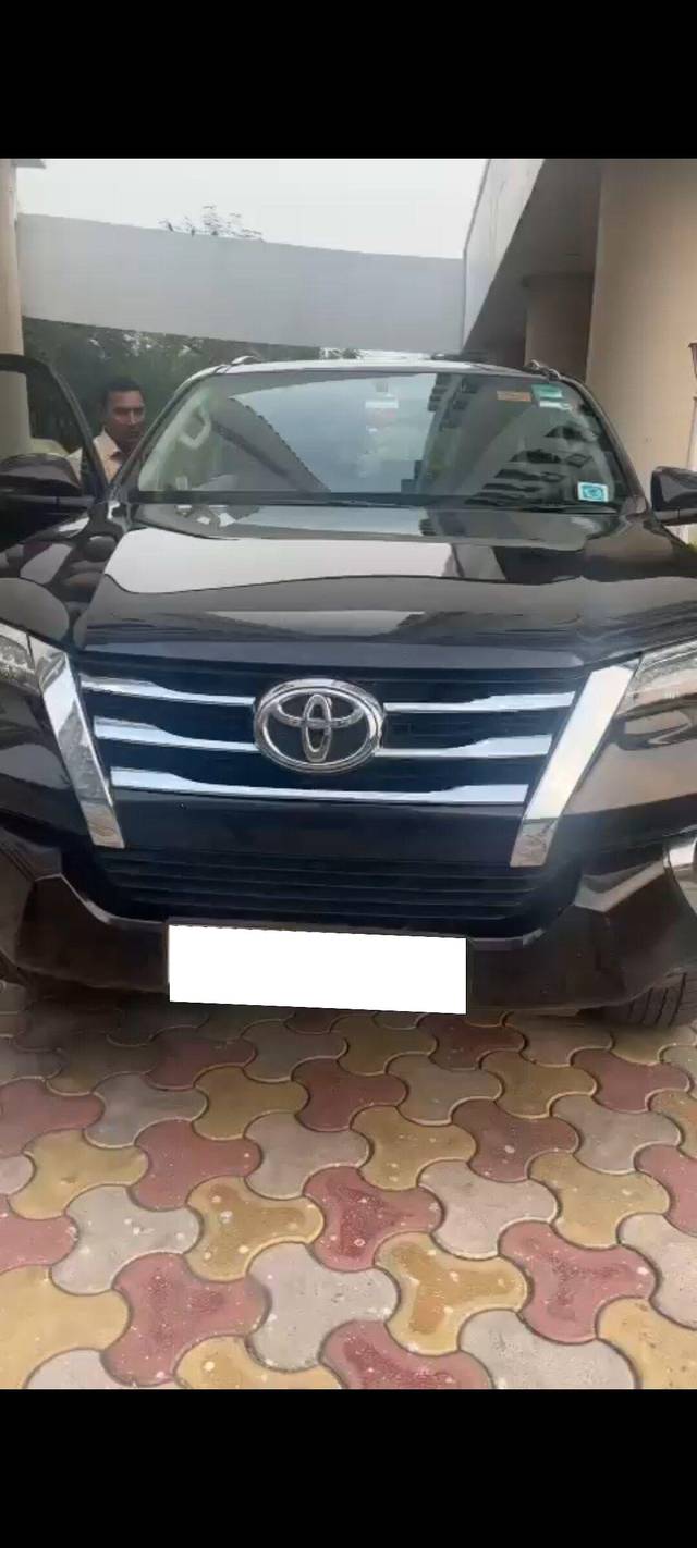 https://images10.gaadi.com/usedcar_image/3690326/original/processed_img2922783__used_car_2922783_1701029146.jpg?imwidth=6401