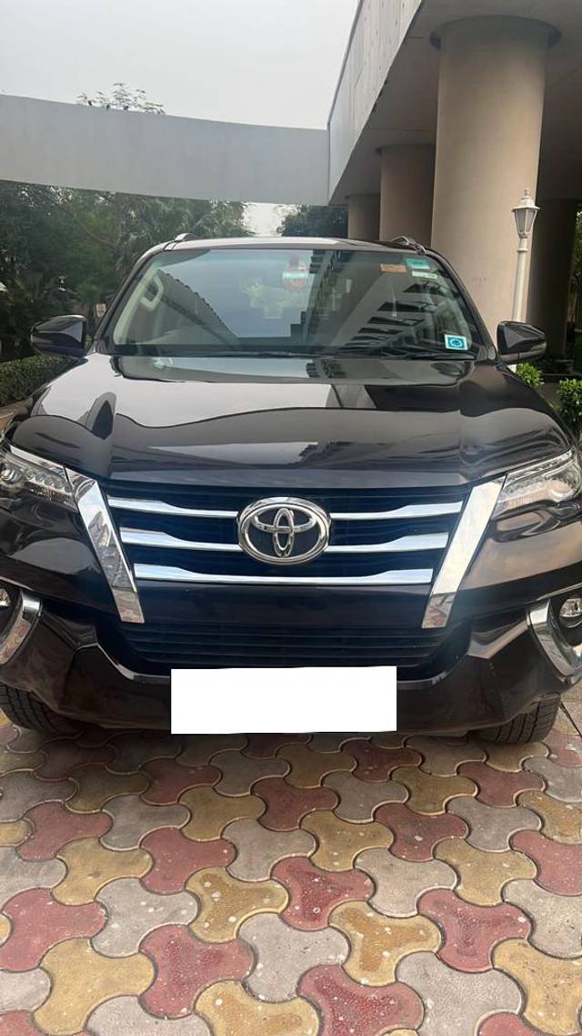 https://images10.gaadi.com/usedcar_image/3690326/original/processed_img2922783__used_car_2922783_1701203942.jpg?imwidth=6400