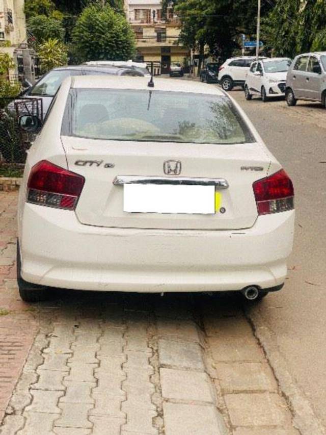 https://images10.gaadi.com/usedcar_image/3690415/original/processed_b34455ed-196a-4639-99ce-cafddb7d2b9f.jpeg?imwidth=6401
