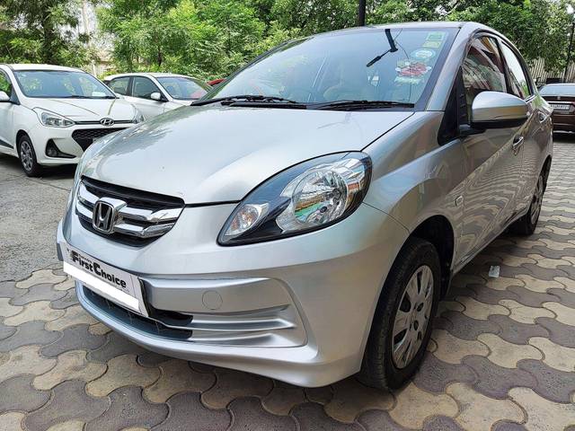 https://images10.gaadi.com/usedcar_image/3690515/original/processed_img2922806__used_car_2922806_1701063770.jpg?imwidth=6400