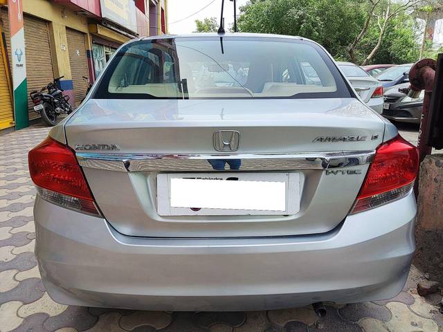 https://images10.gaadi.com/usedcar_image/3690515/original/processed_img2922806__used_car_2922806_1701063802.jpg?imwidth=6402
