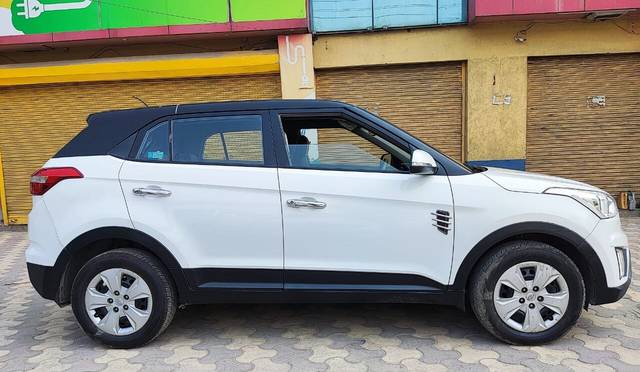 https://images10.gaadi.com/usedcar_image/3690519/original/img2922808__used_car_2922808_1701063531.jpg?imwidth=6401
