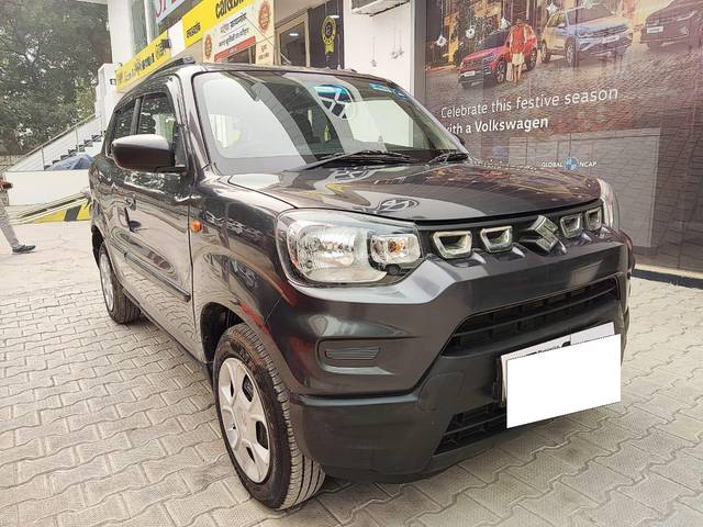 https://images10.gaadi.com/usedcar_image/3690549/original/processed_img2922830__used_car_2922830_1701063338.jpg?imwidth=6400