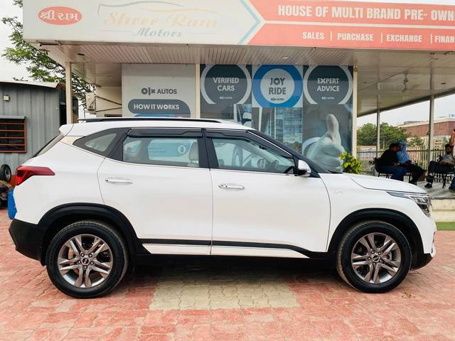 https://images10.gaadi.com/usedcar_image/3690551/original/processed_img2922831__used_car_2922831_1701063215.jpg?imwidth=6401