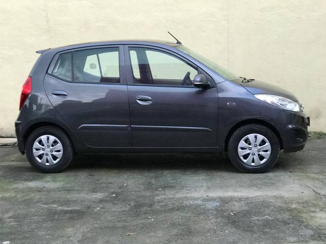 https://images10.gaadi.com/usedcar_image/3690553/original/img2922832__used_car_2922832_1701158544.jpg?imwidth=6400
