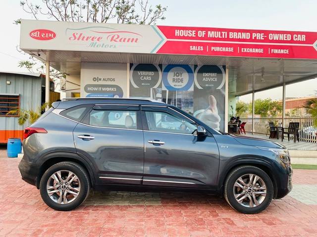 https://images10.gaadi.com/usedcar_image/3690562/original/processed_img2922838__used_car_2922838_1701063654.jpg?imwidth=6401