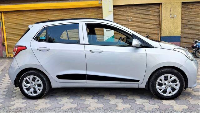 https://images10.gaadi.com/usedcar_image/3690568/original/processed_img2922840__usedcar_1_2__2922840_1701085138.jpeg?imwidth=6401