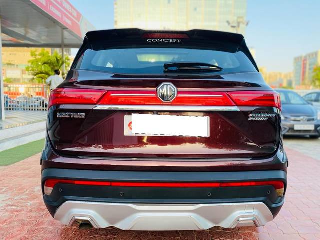 https://images10.gaadi.com/usedcar_image/3690610/original/processed_img2922858__used_car_2922858_1701065300.jpg?imwidth=6402