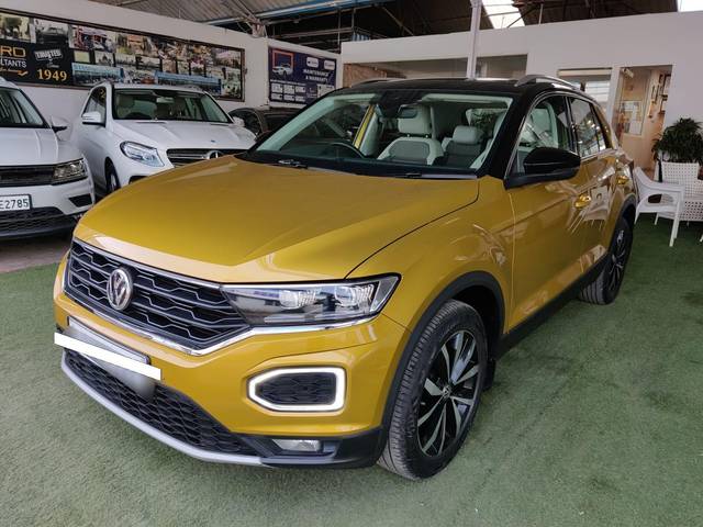 https://images10.gaadi.com/usedcar_image/3690626/original/processed_img2922862__used_car_2922862_1701347198.jpg?imwidth=6402