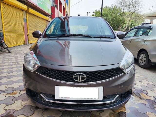 https://images10.gaadi.com/usedcar_image/3690672/original/processed_img2922888__usedcar_4_13__2922888_1701084960.jpg?imwidth=6400