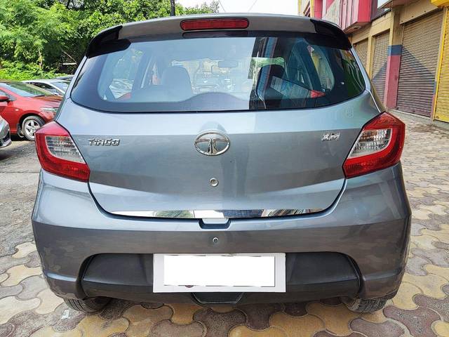 https://images10.gaadi.com/usedcar_image/3690676/original/processed_img2922889__usedcar_tiagocng_12__2922889_1701085006.jpg?imwidth=6402