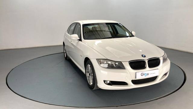 https://images10.gaadi.com/usedcar_image/3690677/original/processed_img2922890__usedcar_b15_276591701066888_1701066895.jpg?imwidth=6400