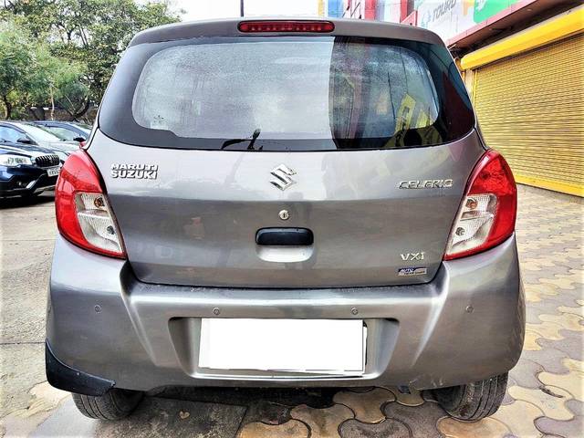 https://images10.gaadi.com/usedcar_image/3690686/original/processed_img2922894__usedcar_1_7__2922894_1701084864.jpeg?imwidth=6401