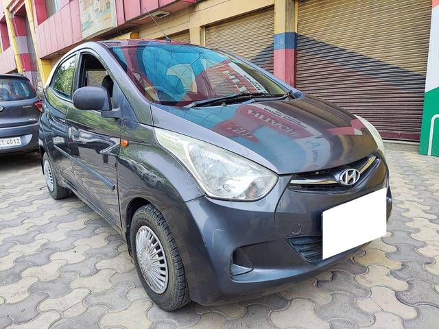 https://images10.gaadi.com/usedcar_image/3690693/original/processed_img2922898__usedcar_1_14__2922898_1701084914.jpg?imwidth=6400