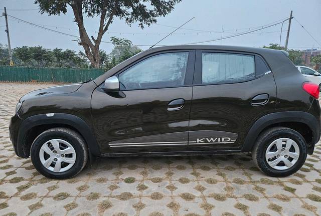 https://images10.gaadi.com/usedcar_image/3690695/original/processed_img2922899__used_car_2922899_1701088625.jpg?imwidth=6402