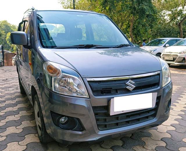 https://images10.gaadi.com/usedcar_image/3690720/original/processed_img2922910__used_car_2922910_1701084521.jpg?imwidth=6400