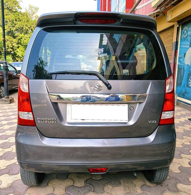 https://images10.gaadi.com/usedcar_image/3690720/original/processed_img2922910__used_car_2922910_1701084533.jpg?imwidth=6402