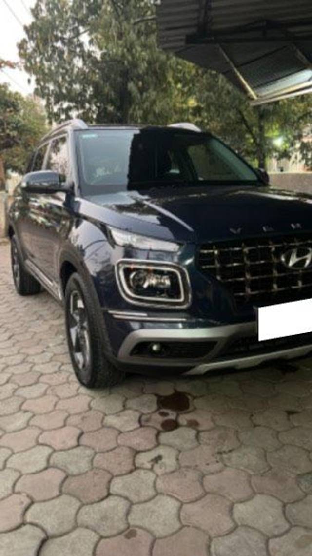 https://images10.gaadi.com/usedcar_image/3690721/original/processed_08bde785-5d1a-4a32-82ab-d1c52ff03bbd.jpeg?imwidth=6400