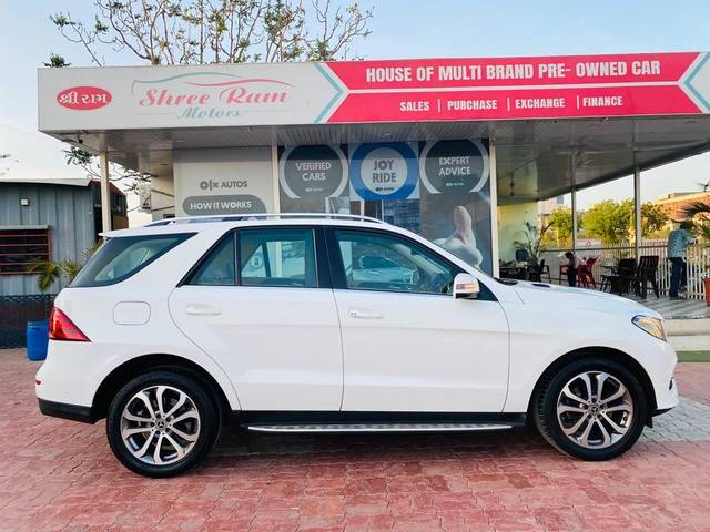 https://images10.gaadi.com/usedcar_image/3690752/original/processed_img2922924__used_car_2922924_1701069424.jpg?imwidth=6401