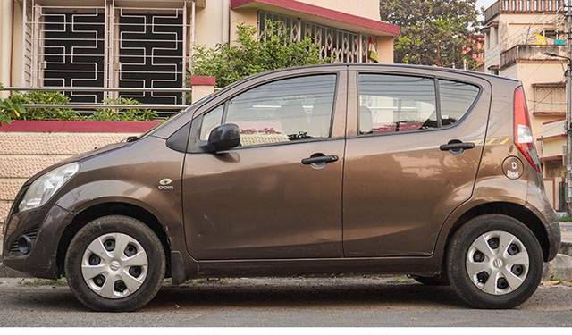 https://images10.gaadi.com/usedcar_image/3690753/original/processed_img2922925__usedcar_3_2471701069342_1701069350.jpg?imwidth=6402