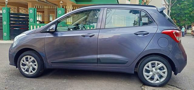 https://images10.gaadi.com/usedcar_image/3690855/original/img2922981__used_car_2922981_1701072012.jpg?imwidth=6402