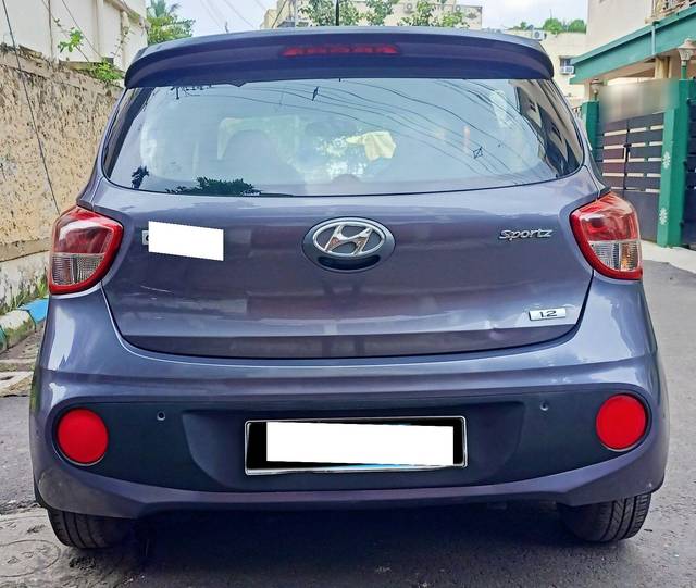 https://images10.gaadi.com/usedcar_image/3690855/original/processed_img2922981__used_car_2922981_1701071979.jpg?imwidth=6401