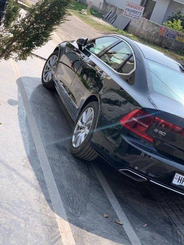 https://images10.gaadi.com/usedcar_image/3690920/original/processed_b377a21a-1350-4622-b65e-b45847e145d7.jpeg?imwidth=6401