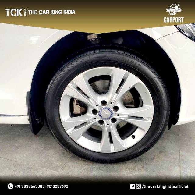 https://images10.gaadi.com/usedcar_image/3690939/original/processed_img2923023__used_car_2923023_1701074619.jpg?imwidth=6402