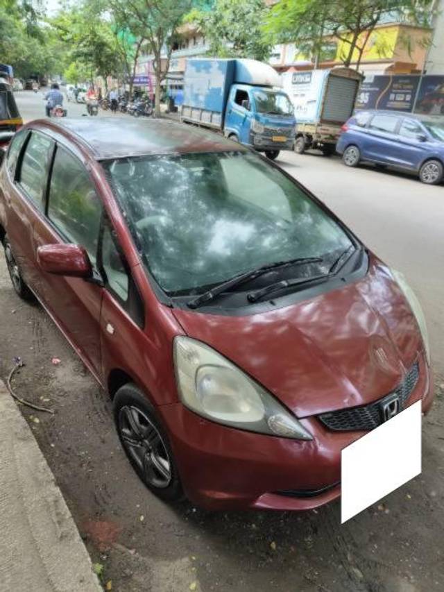 https://images10.gaadi.com/usedcar_image/3690961/original/processed_aa7659c5-8240-4c08-8bf5-c356382935f9.jpg?imwidth=6400