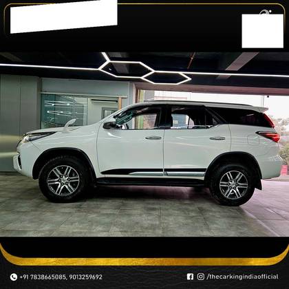 Toyota Fortuner 2.8 4WD AT Toyota Fortuner 2.8 4WD AT