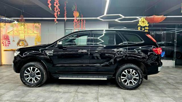 https://images10.gaadi.com/usedcar_image/3690986/original/processed_img2923042__used_car_2923042_1701076217.jpg?imwidth=6401