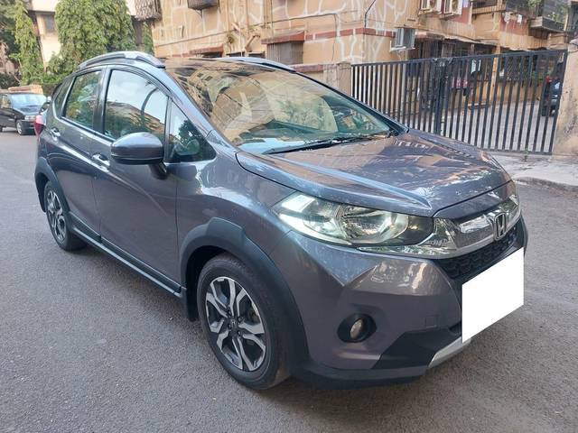 https://images10.gaadi.com/usedcar_image/3691016/original/processed_img2923055__usedcar_04_1251701076720_1701076837.jpeg?imwidth=6400
