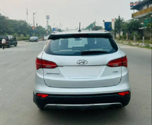 https://images10.gaadi.com/usedcar_image/3691019/original/processed_img2923056__usedcar_capture0_7601701077215_1701077229.PNG?imwidth=6402