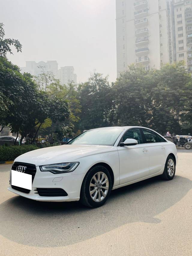 https://images10.gaadi.com/usedcar_image/3691035/original/processed_img2923069__used_car_2923069_1701077501.jpg?imwidth=6402