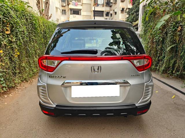 https://images10.gaadi.com/usedcar_image/3691067/original/processed_img2923088__usedcar_whatsappimage2024_01_07at33605pm_1__2923088_1704782374.jpeg?imwidth=6401