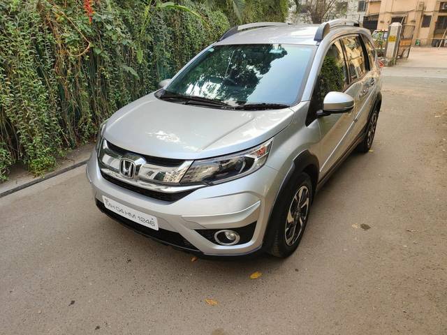 https://images10.gaadi.com/usedcar_image/3691067/original/processed_img2923088__usedcar_whatsappimage2024_01_07at33608pm_2923088_1704782375.jpeg?imwidth=6402