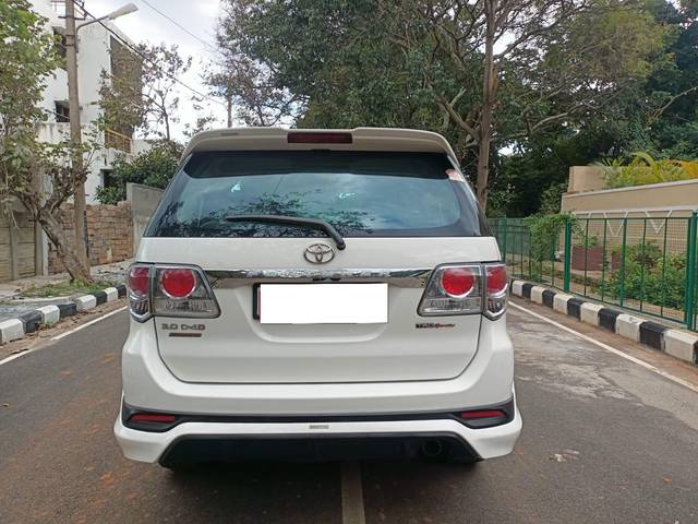https://images10.gaadi.com/usedcar_image/3691079/original/processed_img2923095__used_car_2923095_1701079244.jpg?imwidth=6402
