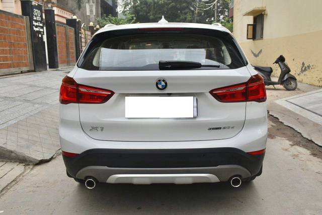 https://images10.gaadi.com/usedcar_image/3691125/original/processed_img2923119__used_car_2923119_1701080768.jpg?imwidth=6402