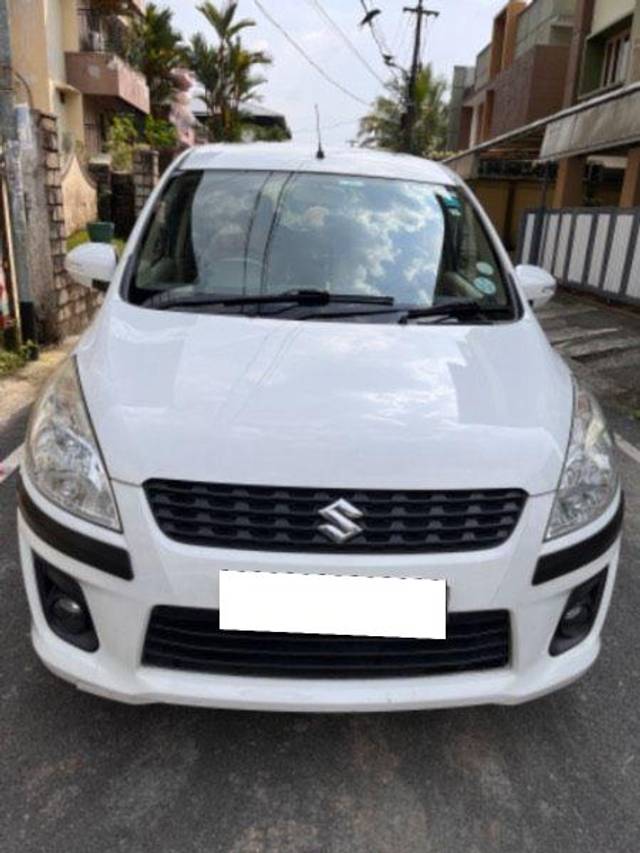 https://images10.gaadi.com/usedcar_image/3691159/original/processed_b1046028-7eec-472a-94e5-65c77bb30862.jpeg?imwidth=6402